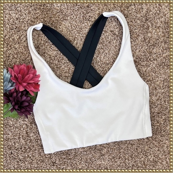 New Balance White and Black Sports Bra - Picture 1 of 9